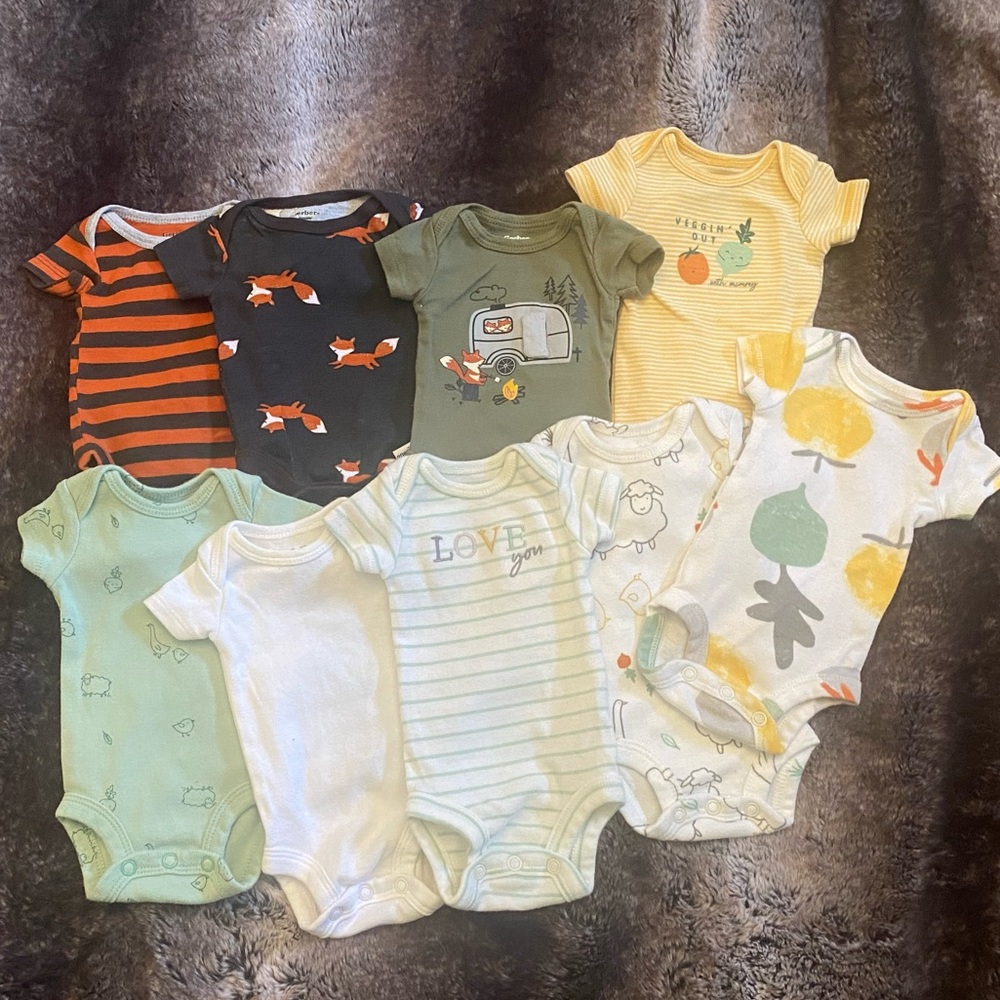 SOLD! Preemie Baby Short Sleeve Onesie Bundle of 9 Carters Gerber Unisex Neutral